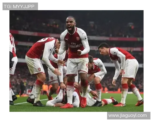 迪拜足球魅力与阿森纳传统豪门的精彩对决分析