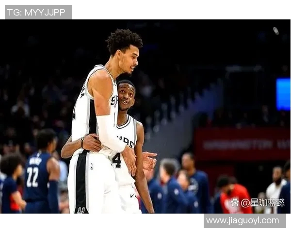 马刺与火箭激战正酣争夺季后赛席位的关键对决即将上演